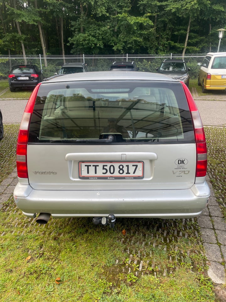 Volvo V70 2,4  5d