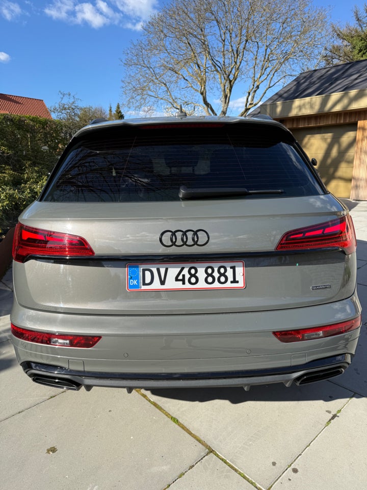 Audi Q5 40 TDi S-line quattro S-tr. 5d