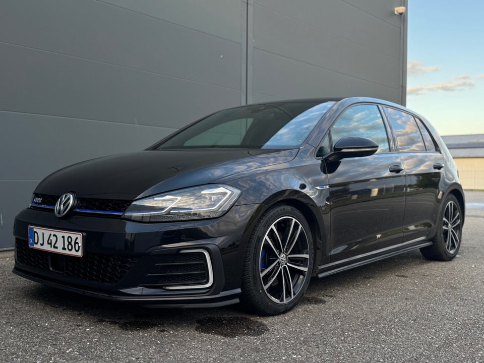 VW Golf VII 1,4 GTE DSG 5d