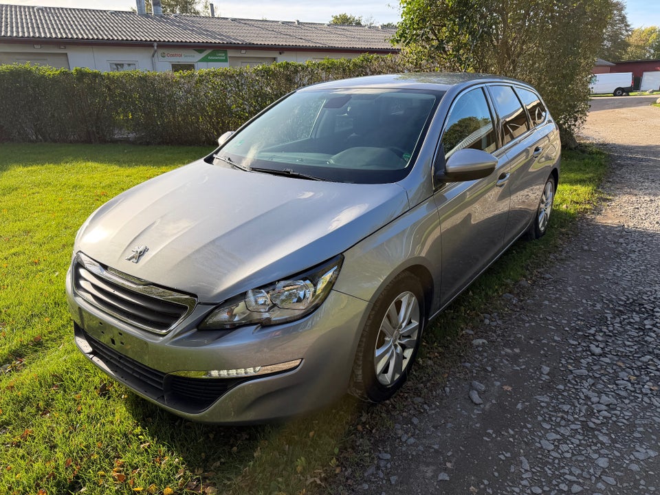 Peugeot 308 1,6 BlueHDi 120 Style SW 5d