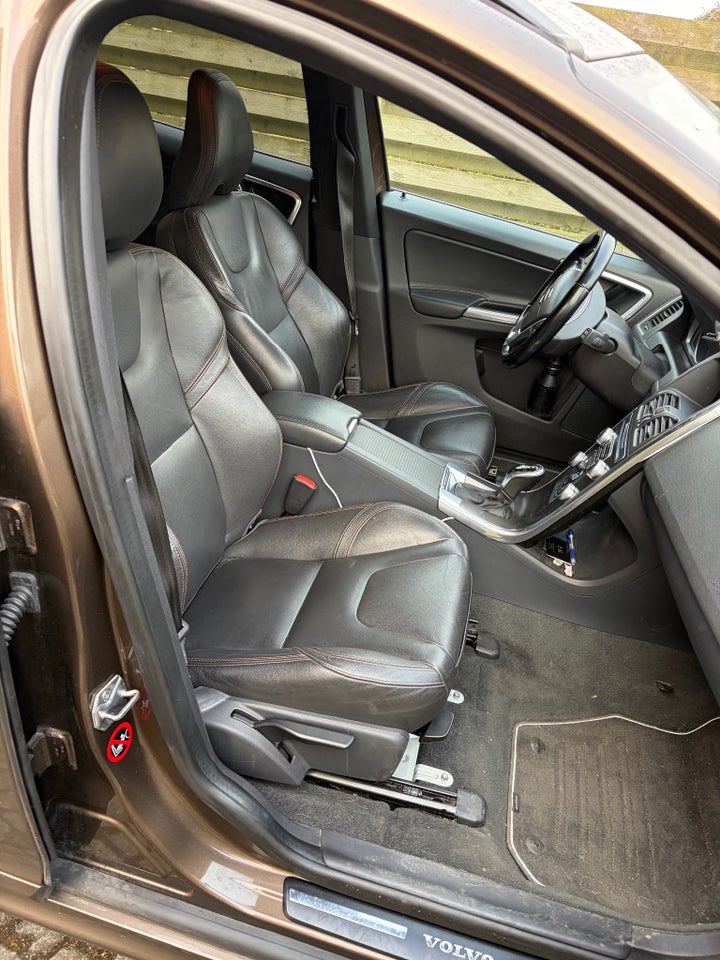 Volvo XC60 2,0 D4 181 Momentum aut. 5d