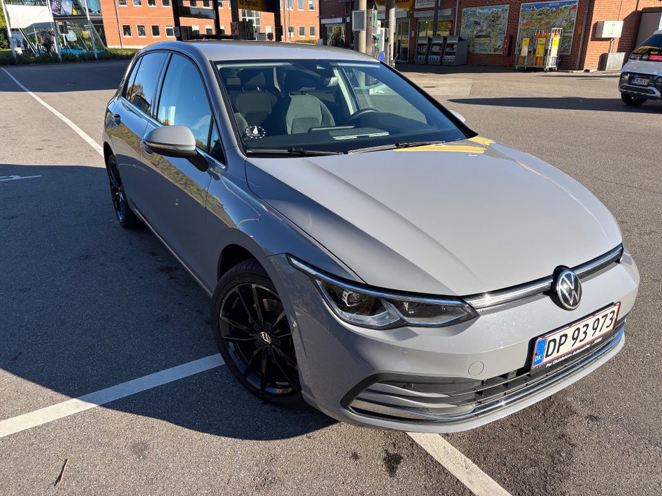 VW Golf VIII 1,4 eHybrid DSG 5d