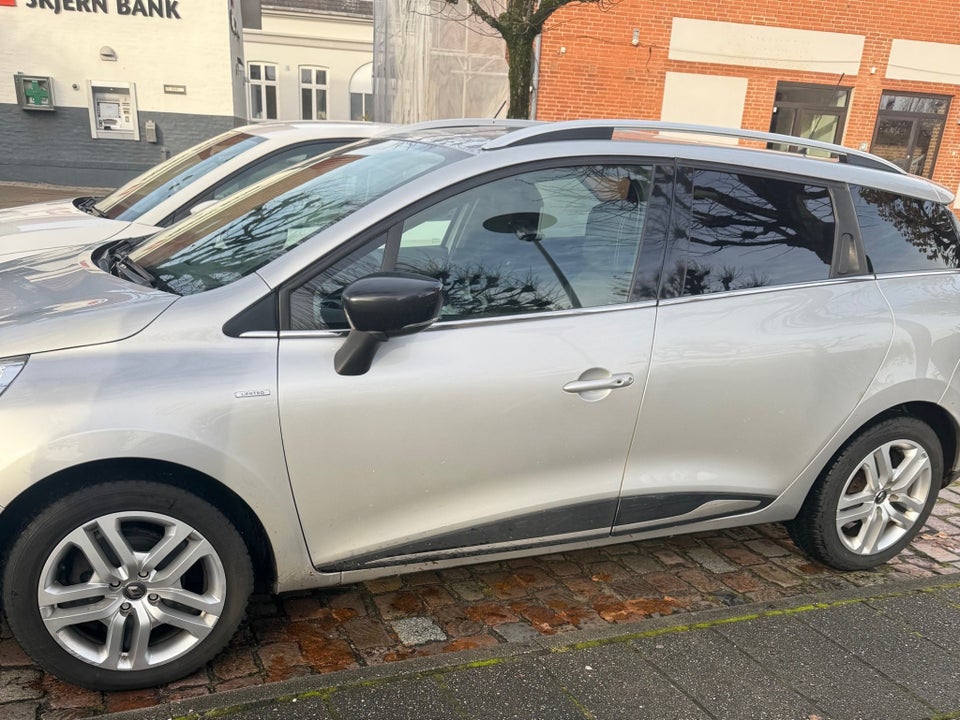 Renault Clio IV 1,5 dCi 90 Limited Sport Tourer 5d