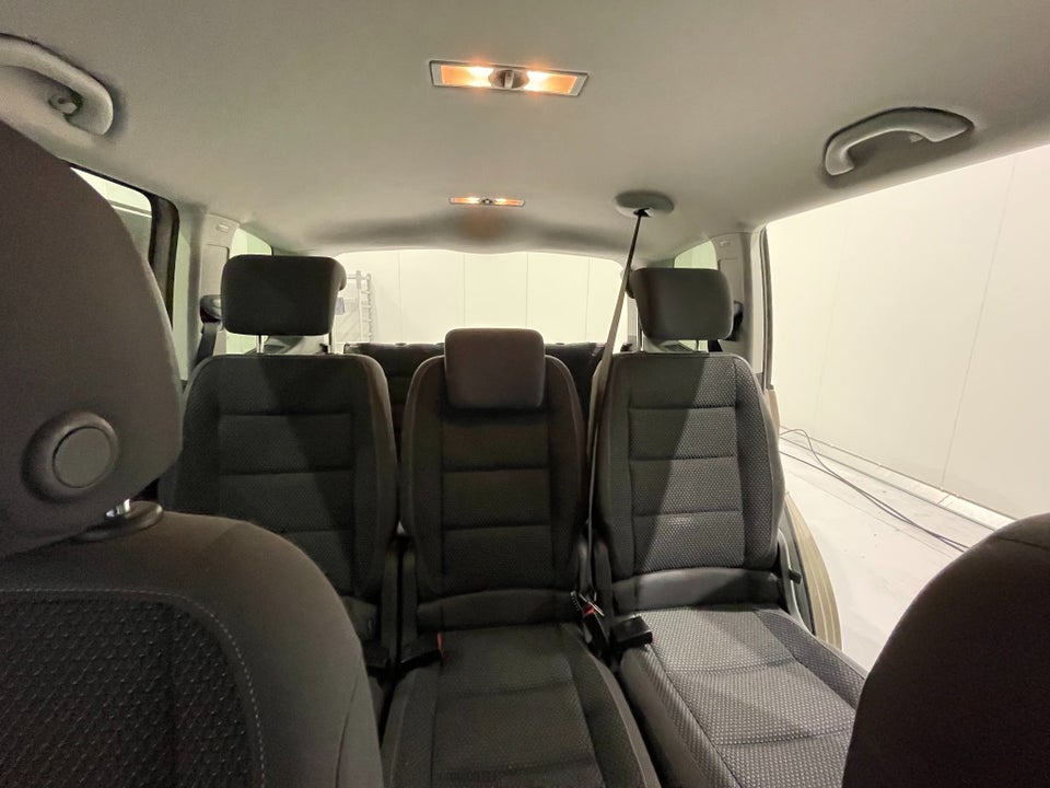 VW Touran 1,6 TDi 105 Comfortline BMT 7prs 5d
