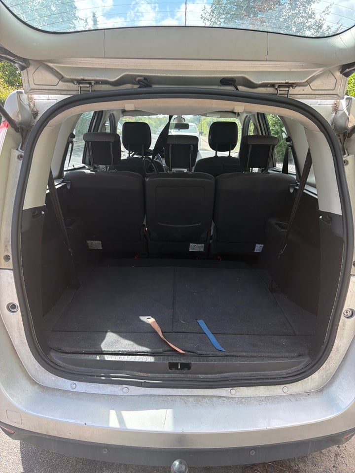 Renault Grand Scenic III 1,6 dCi 130 Dynamique 7prs 5d