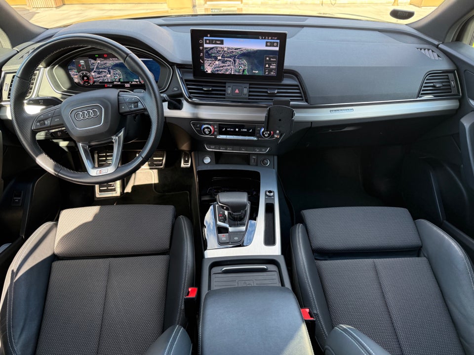 Audi Q5 40 TDi S-line quattro S-tr. 5d
