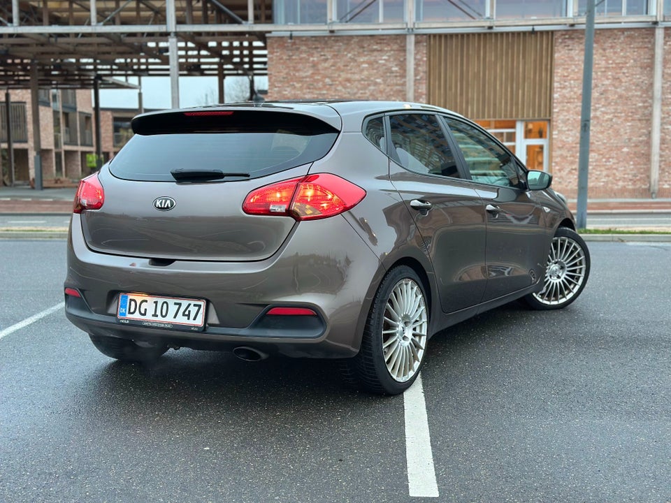 Kia Ceed 1,6 GDi Active 5d