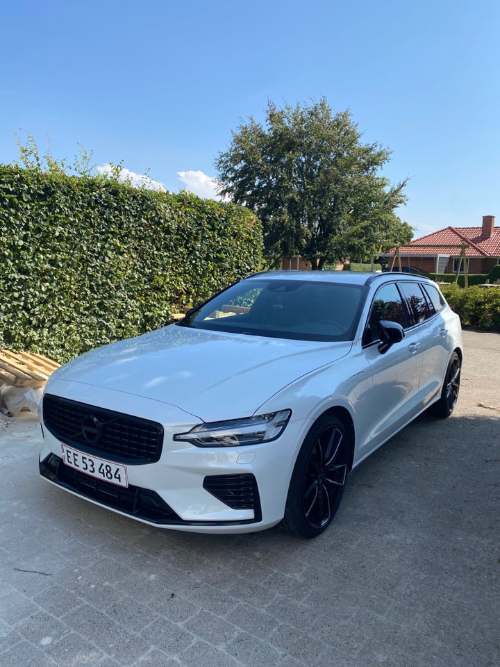 Volvo V60 2,0 T8 ReCharge R-Design aut. AWD 5d