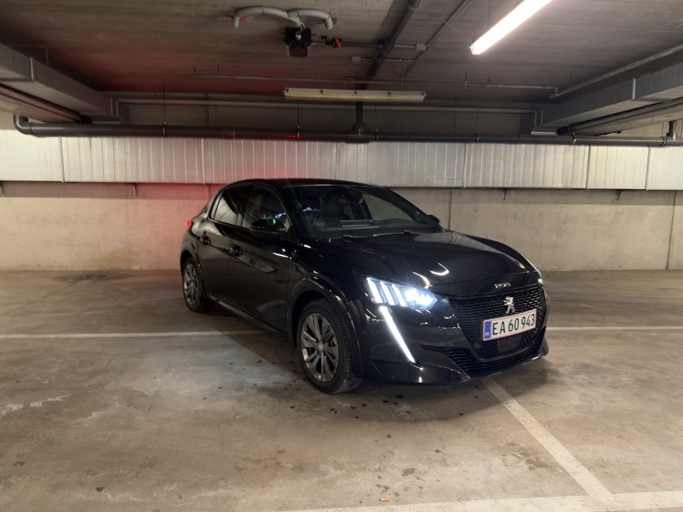 Peugeot e-208 50 GT 5d