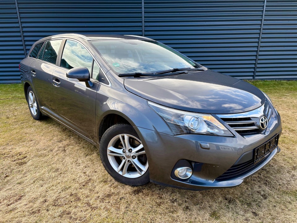 Toyota Avensis 2,0 D-4D T2 stc. 5d