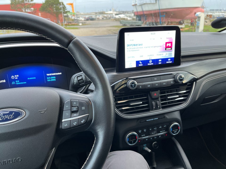 Ford Kuga 2,5 PHEV Vignale CVT 5d