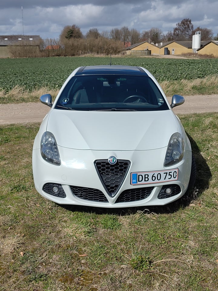 Alfa Romeo Giulietta 1,75 TBi Quadrifoglio Verde 5d