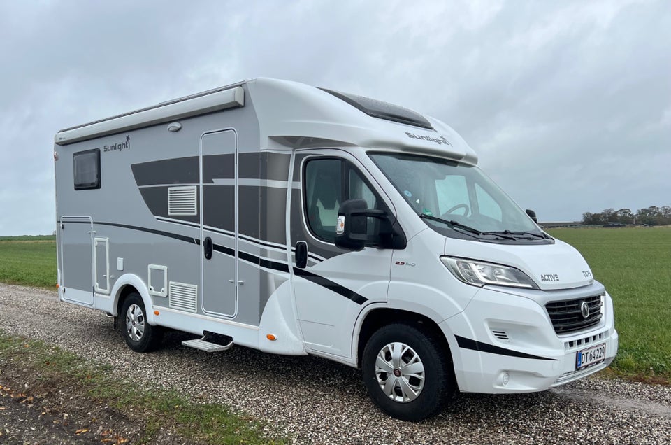 Sunlight T67 2,3 FTN2FE 4d