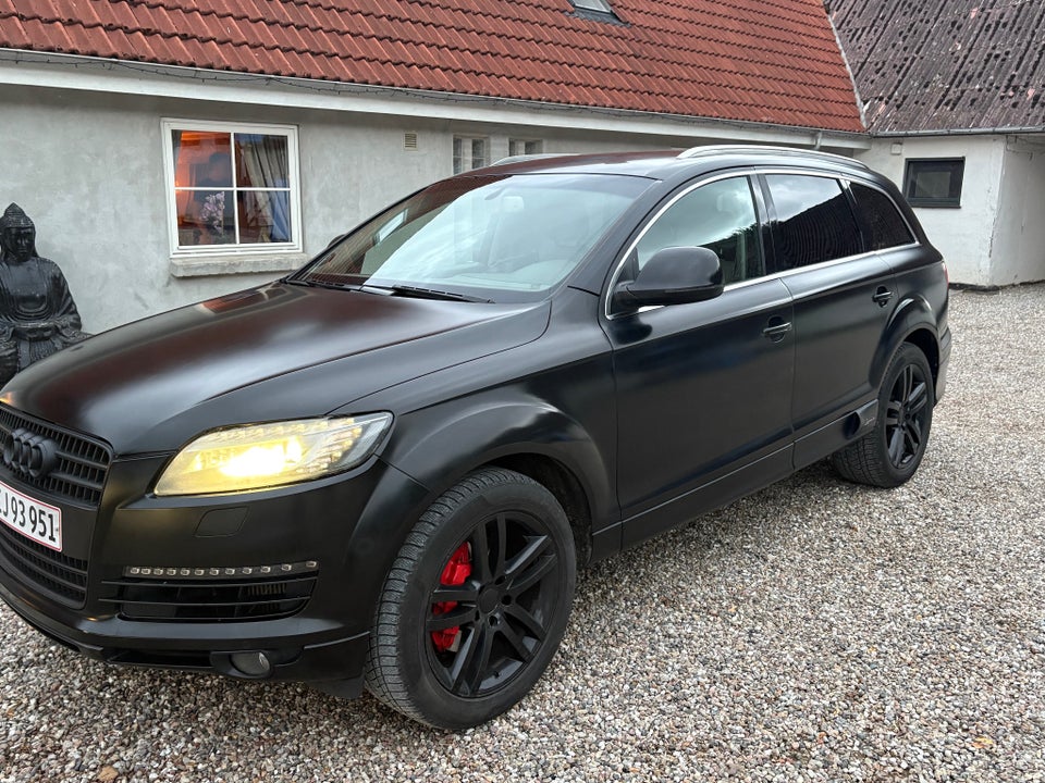 Audi Q7 3,0 TDi quattro Tiptr. 7prs 5d