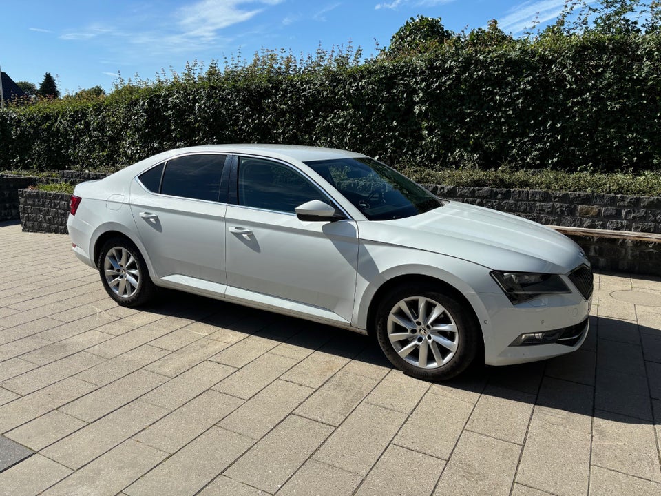 Skoda Superb 2,0 TDi 190 Style DSG 5d