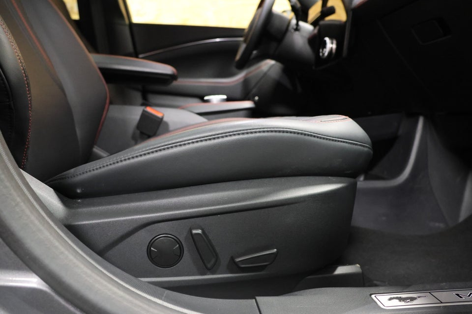 Ford Mustang Mach-E 70 Premium Standard Range AWD 5d