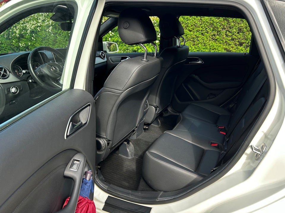 Mercedes B220 2,0 aut. 4Matic 5d