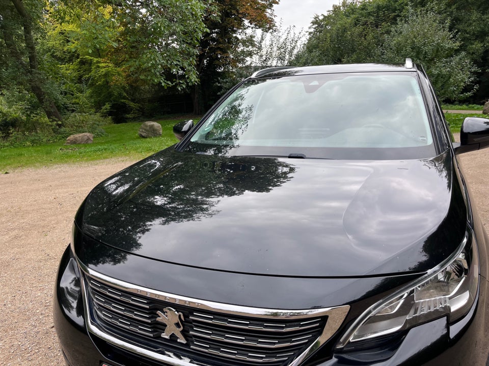 Peugeot 5008 1,5 BlueHDi 130 Allure 7prs 5d