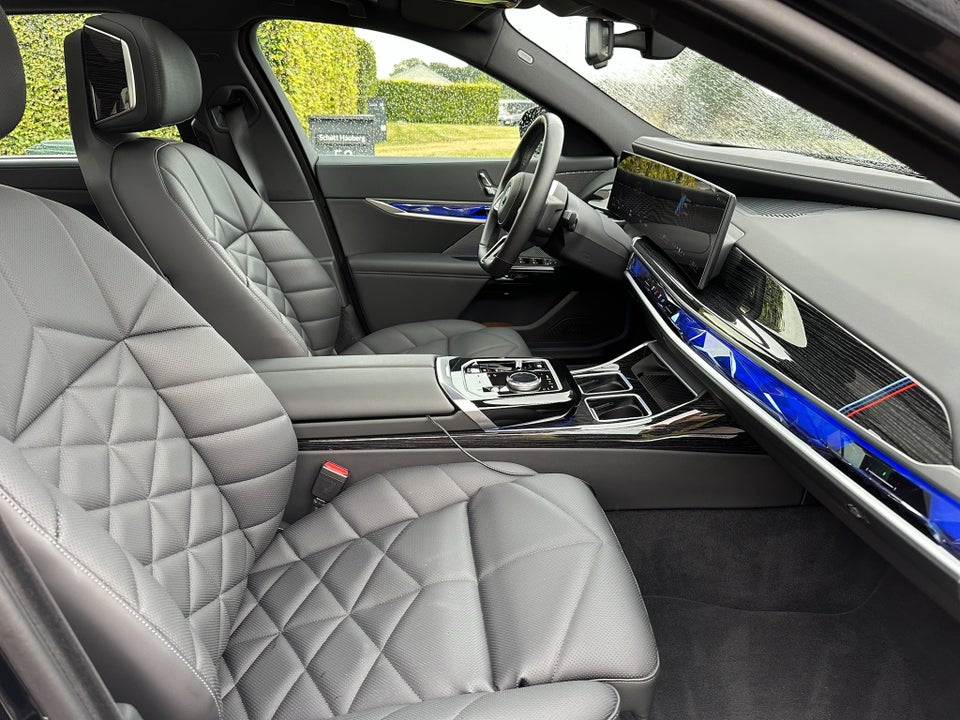 BMW i7 eDrive50 M-Sport 4d