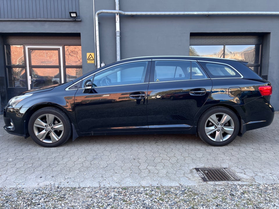 Toyota Avensis 1,8 VVT-i T2 Touch stc. 5d