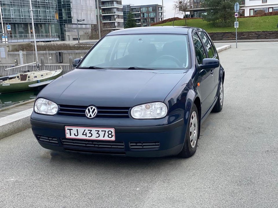 VW Golf IV 1,6 Basis aut. 5d