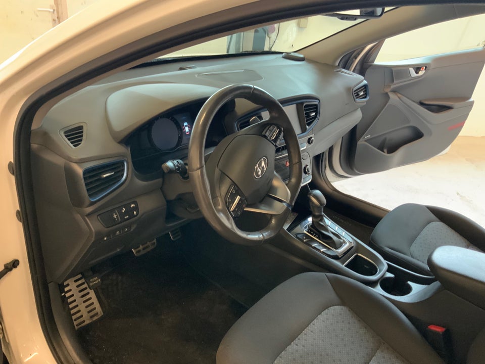 Hyundai Ioniq 1,6 PHEV Premium DCT 5d