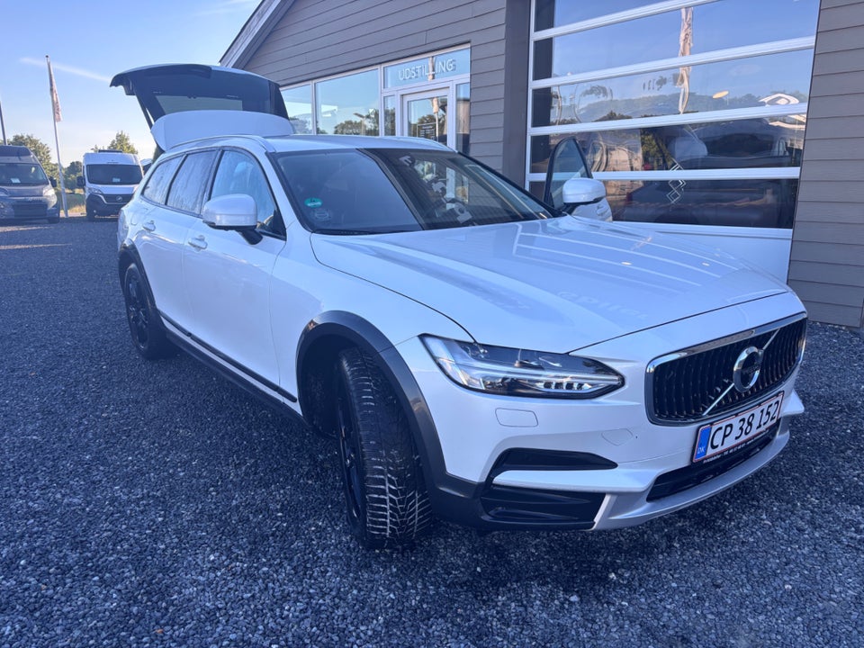 Volvo V90 CC 2,0 D4 190 Pro aut. AWD 5d