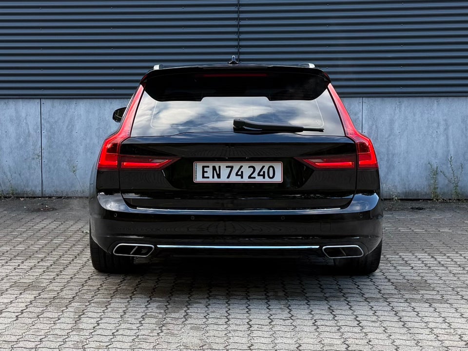 Volvo V90 2,0 T5 254 Momentum aut. 5d