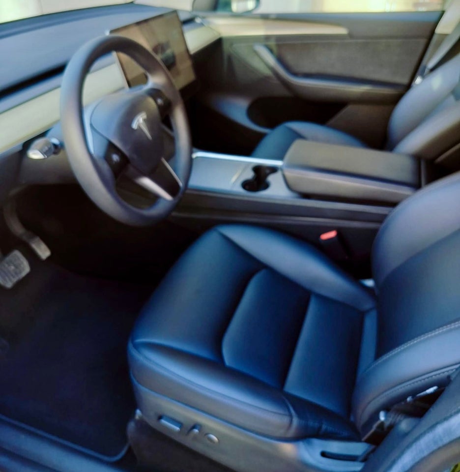 Tesla Model Y RWD 5d