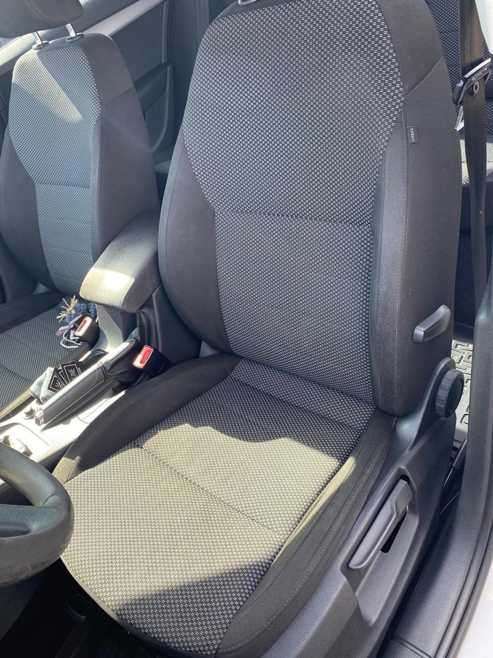 Skoda Octavia 1,6 TDi 105 Active 5d