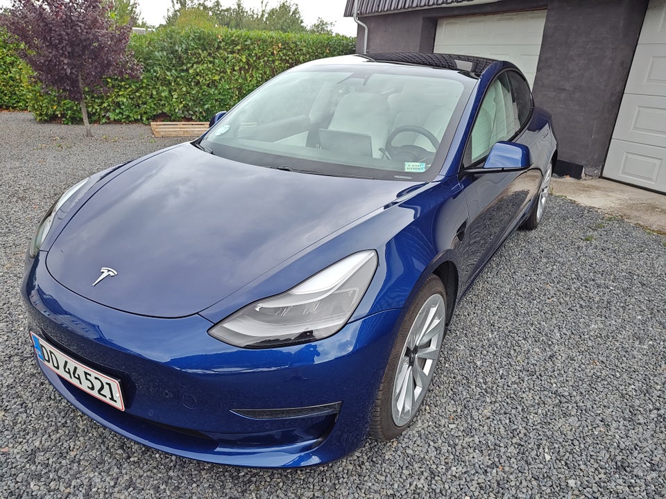 Tesla Model 3 Long Range AWD 4d