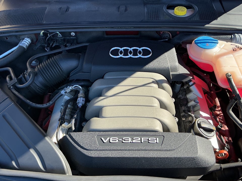 Audi A4 3,2 FSi Cabriolet Multitr. 2d