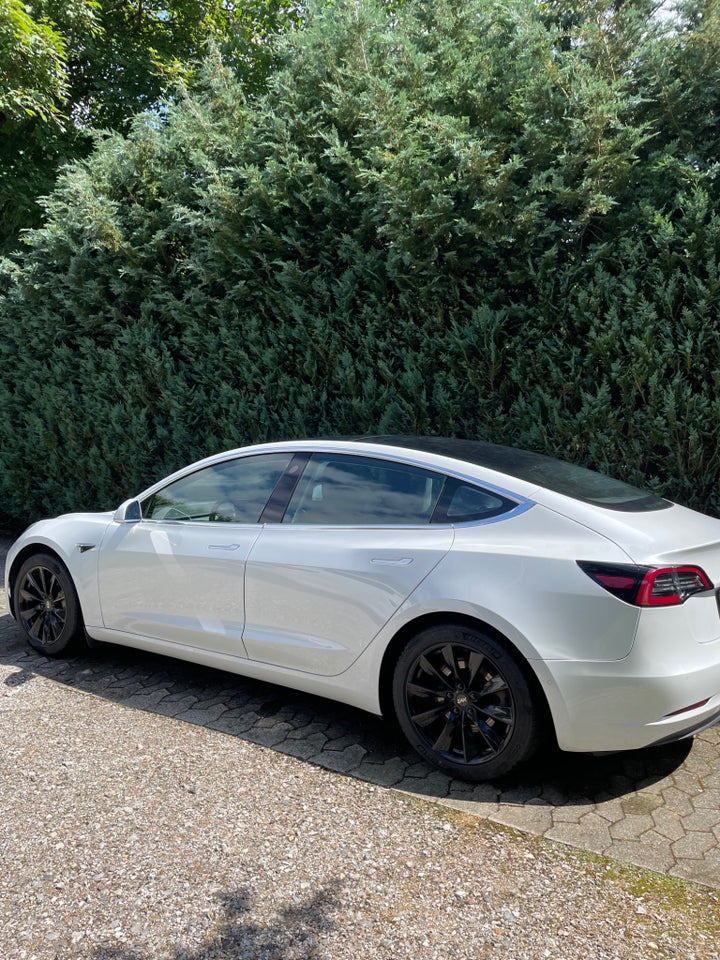 Tesla Model 3 Standard Range+ RWD 4d