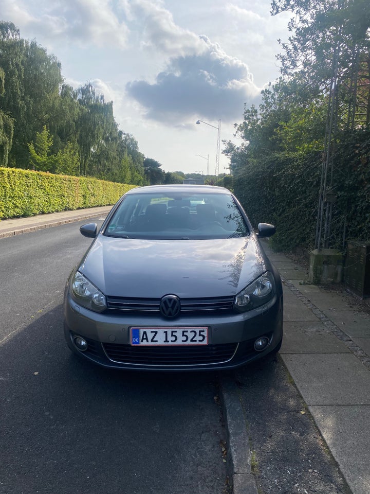 VW Golf VI 1,6 TDi 105 Highline 5d