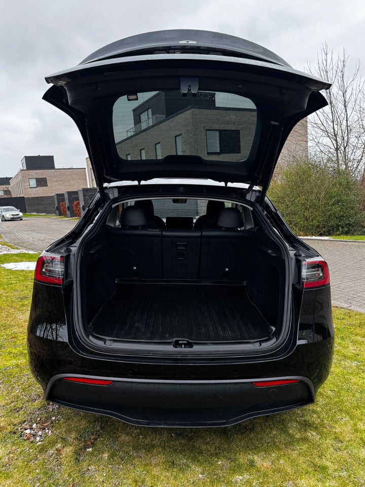 Tesla Model Y Long Range AWD 5d