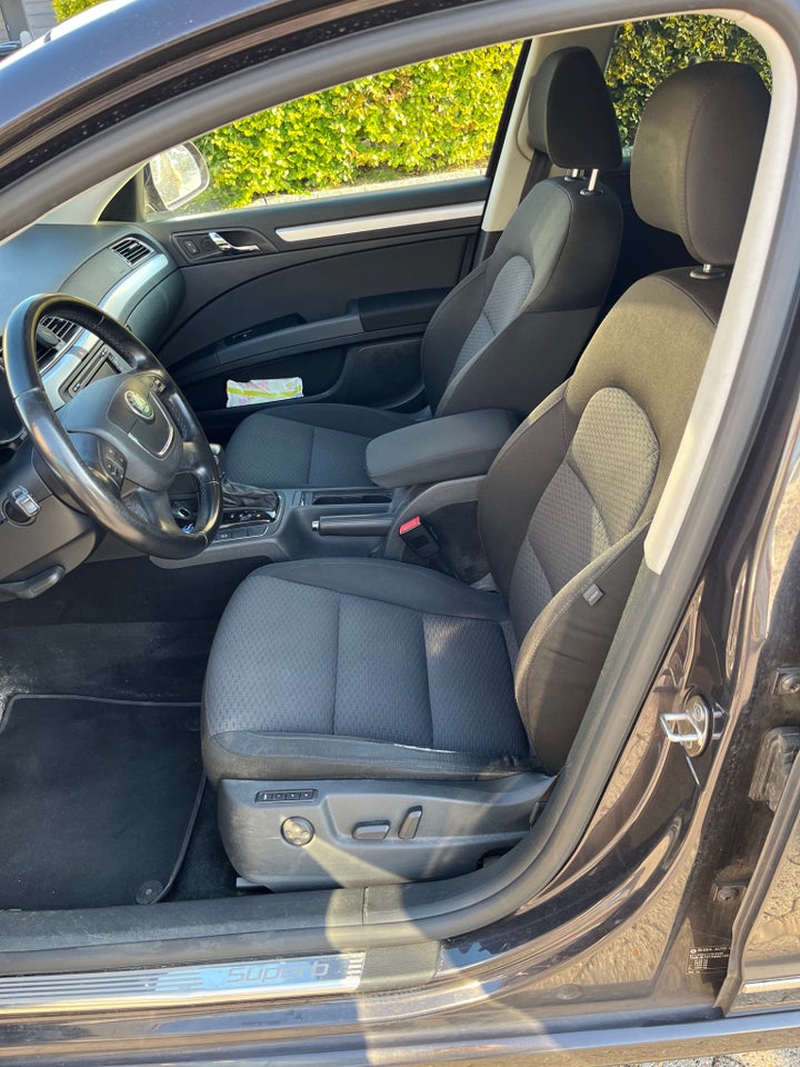 Skoda Superb 1,8 TSi 160 Elegance Combi DSG 5d