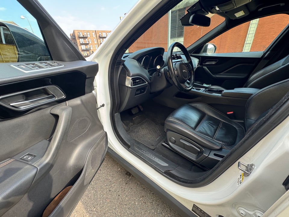 Jaguar F-Pace 2,0 D180 Prestige aut. AWD 5d