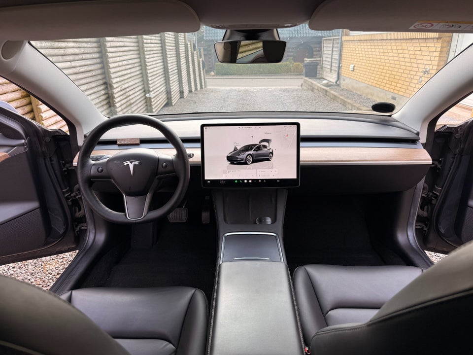 Tesla Model 3 Long Range AWD 4d