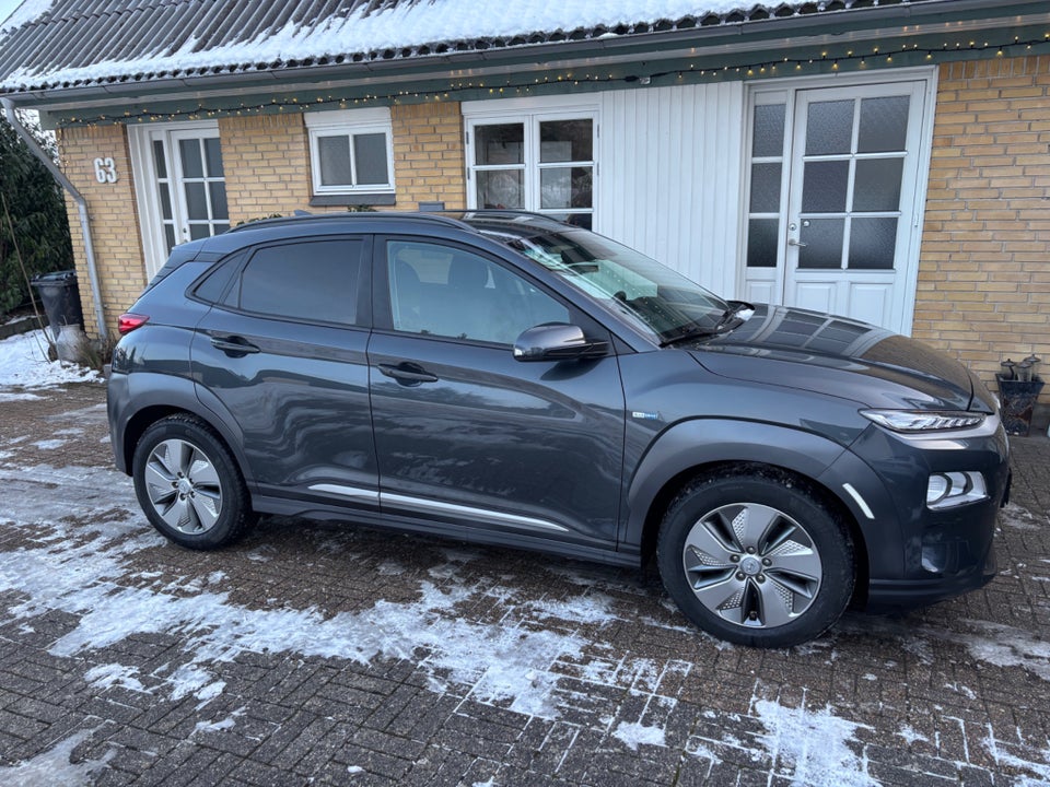 Hyundai Kona 64 EV Essential 5d