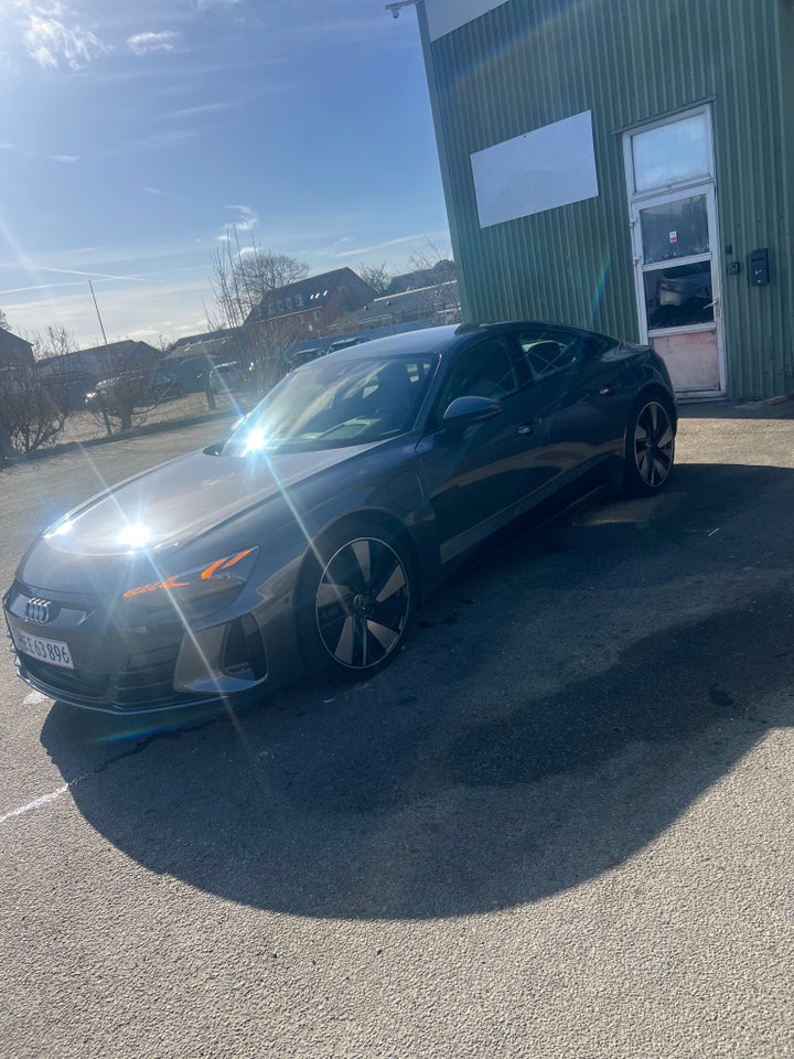 Audi e-tron GT quattro 4d