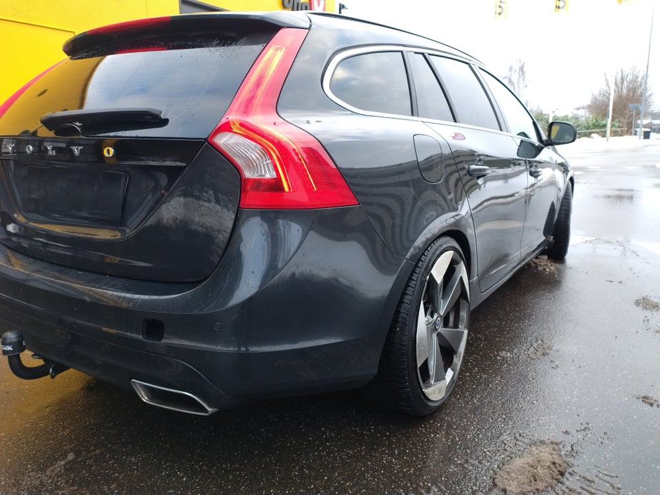 Volvo V60 2,0 D4 181 Momentum aut. 5d