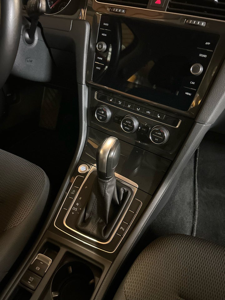 VW Golf VII 2,0 TDi 150 Plus Variant DSG 5d