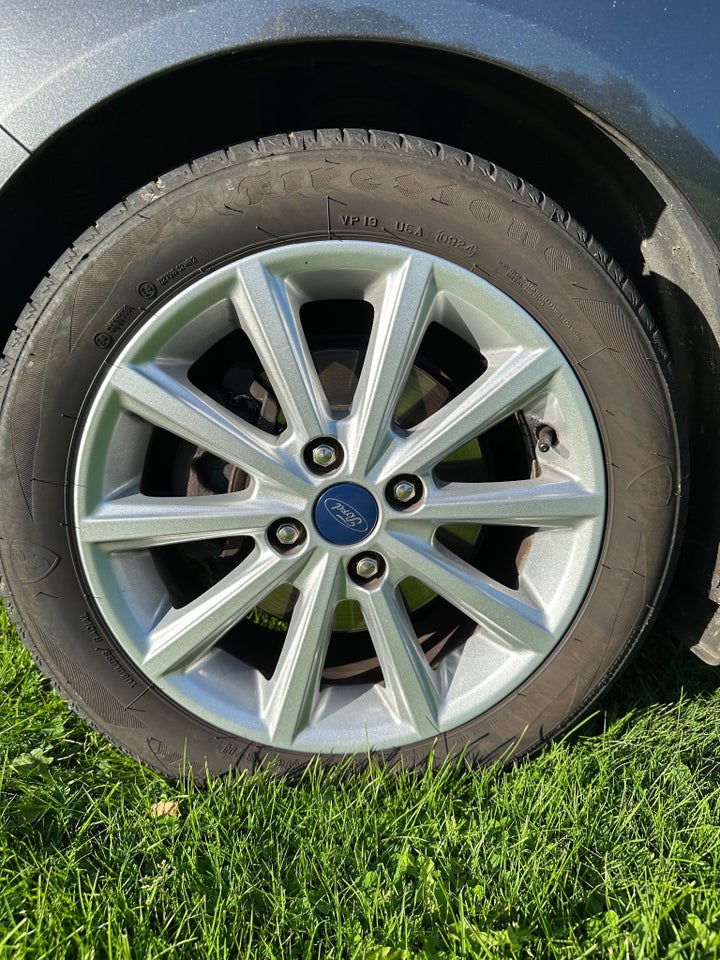 Ford B-MAX 1,0 SCTi 100 Titanium 5d