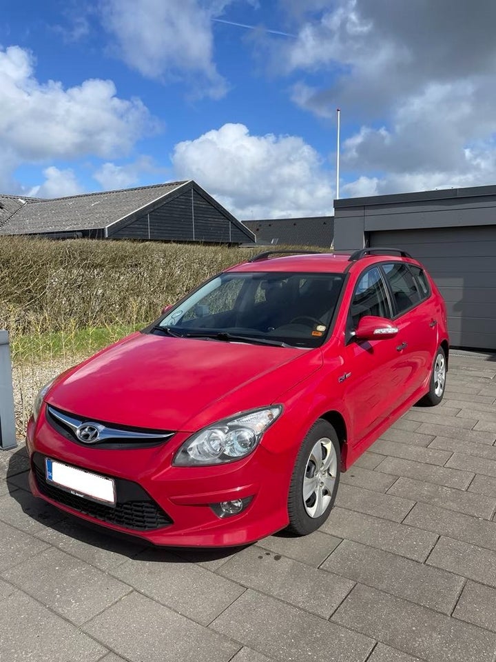 Hyundai i30 1,6 CRDi 90 Blue Drive CW 5d