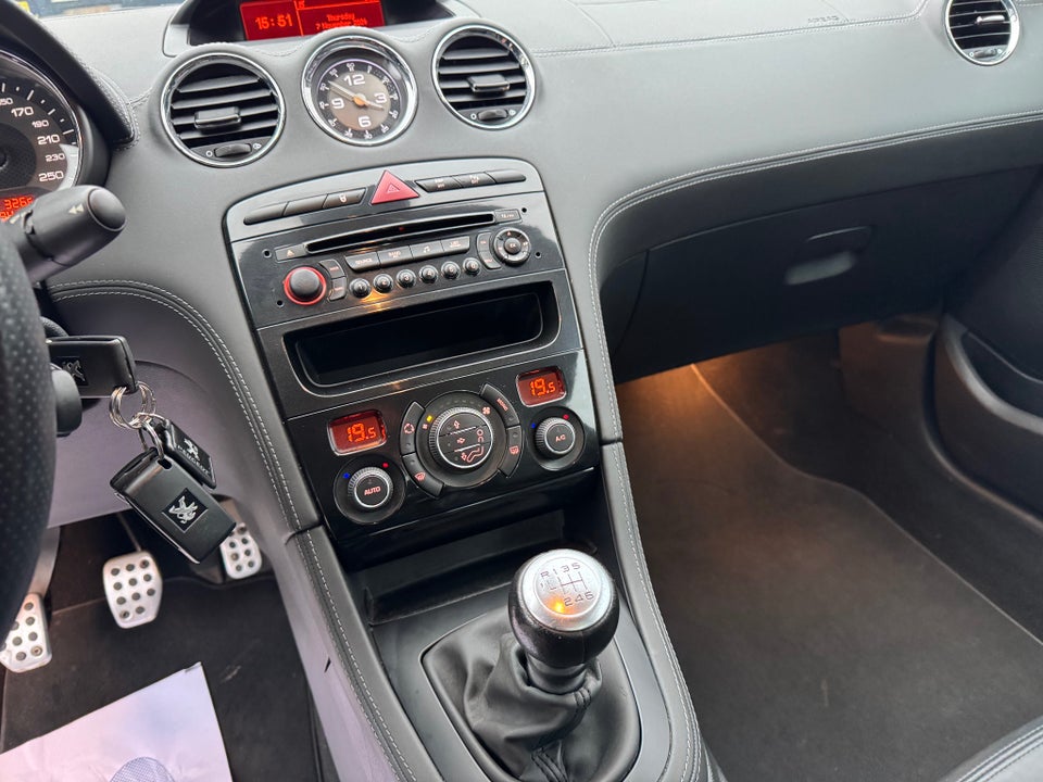 Peugeot RCZ 1,6 THP 200 2d