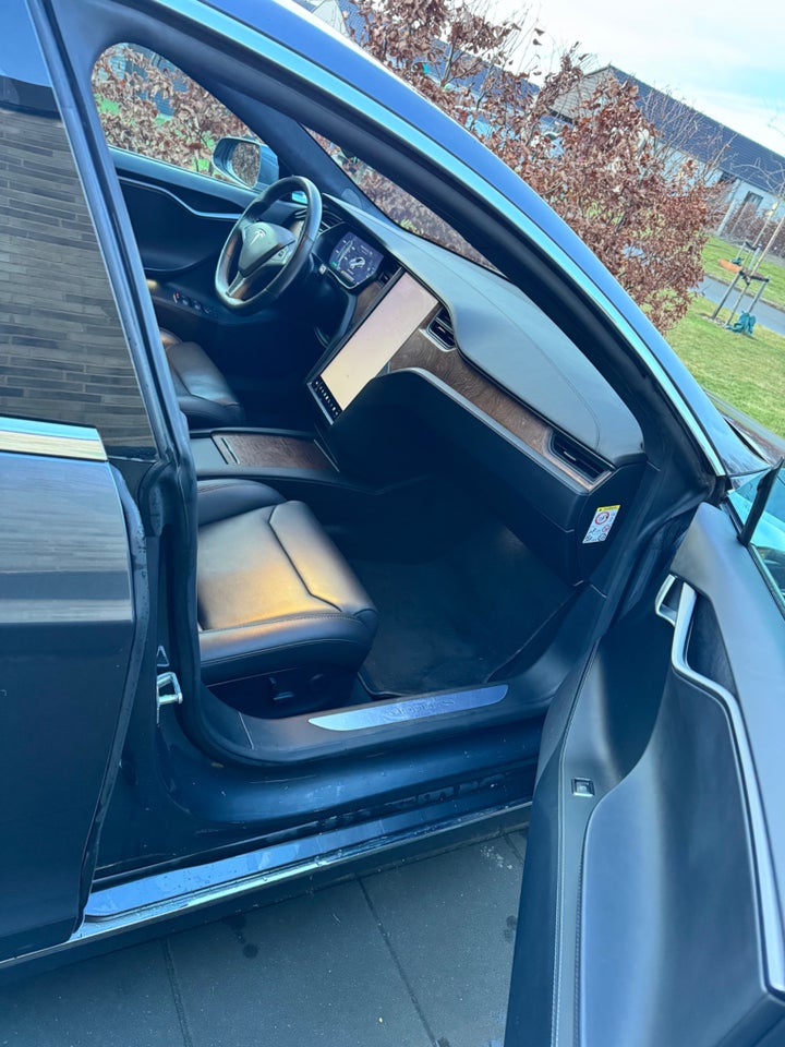 Tesla Model S Standard Range AWD 5d