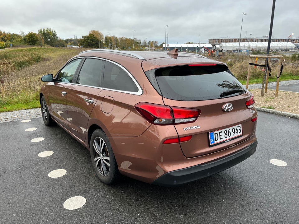 Hyundai i30 1,0 T-GDi Premium stc. 5d