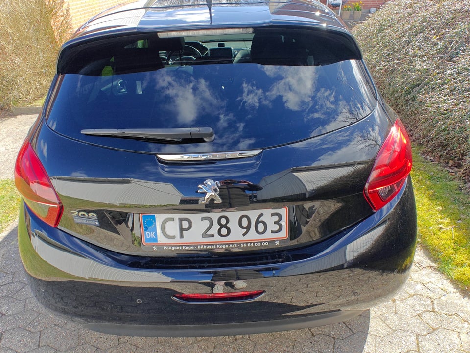 Peugeot 208 1,2 PureTech 82 Allure Sky 5d