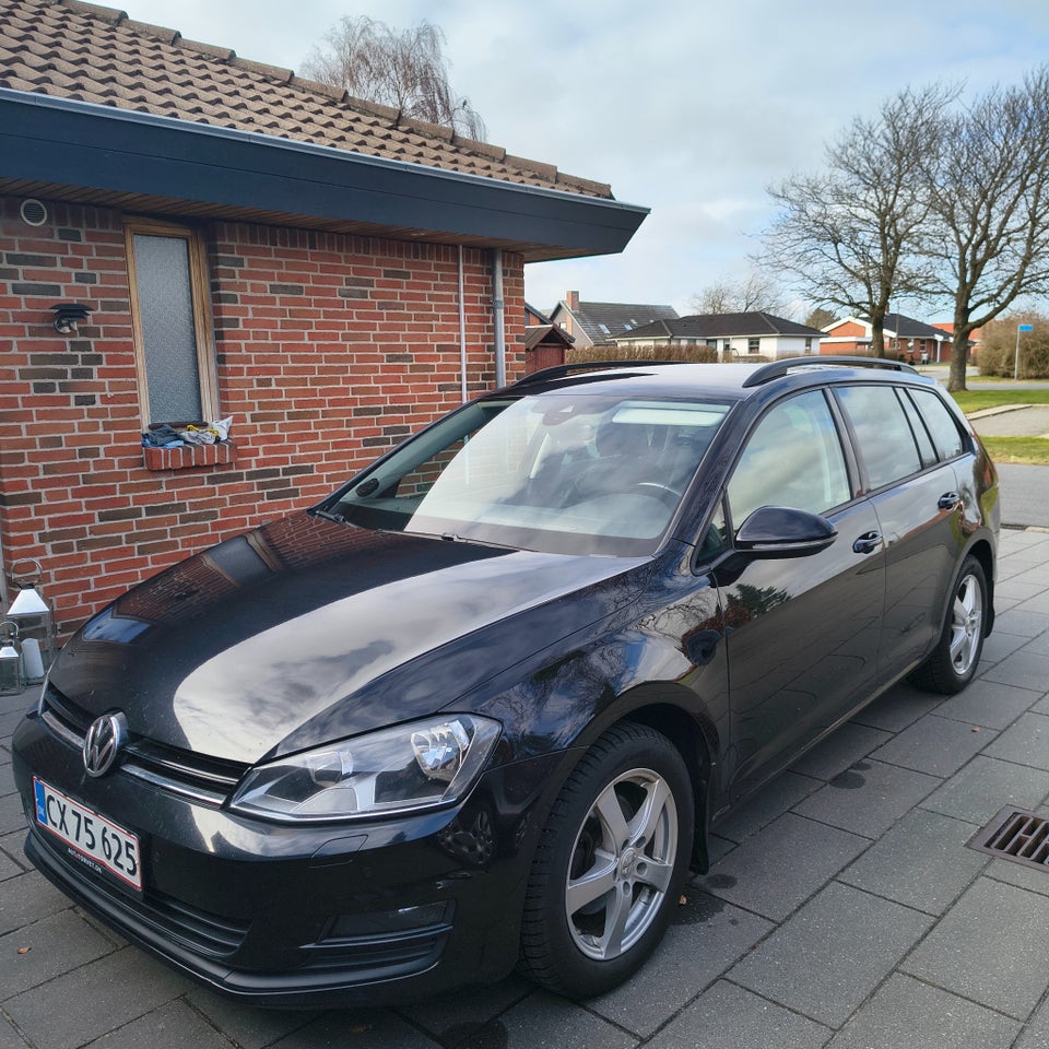 VW Golf VII 1,6 TDi 110 Comfortline Variant DSG BM 5d