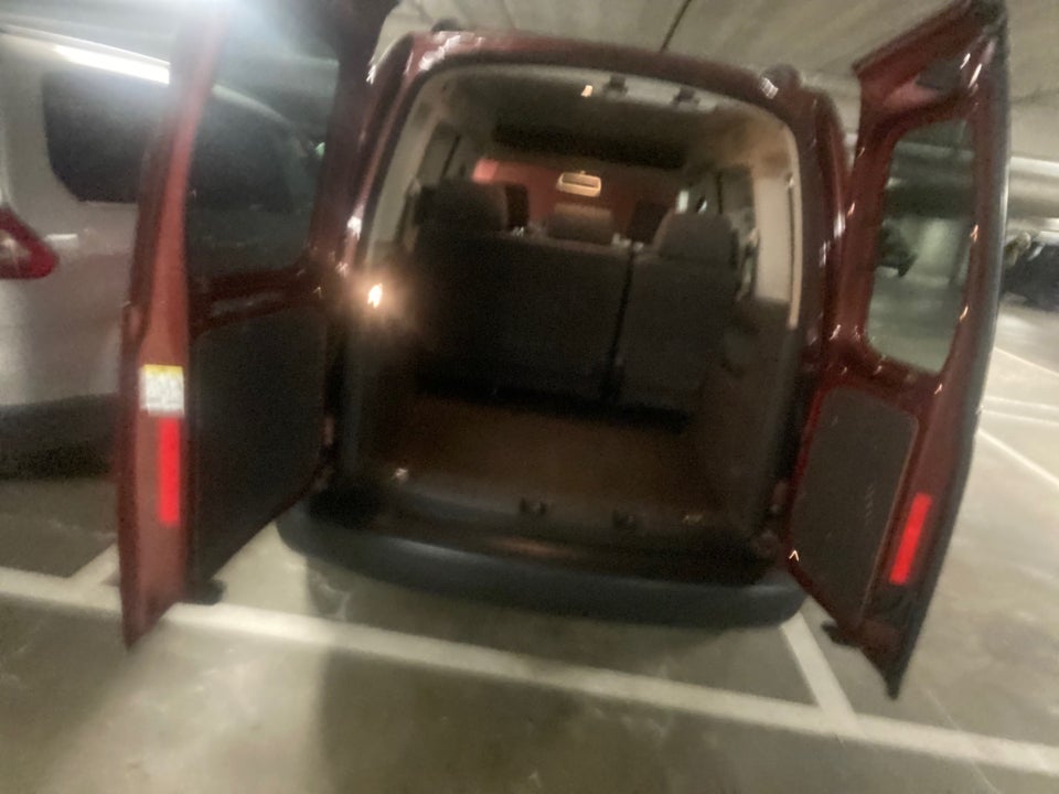 VW Caddy 1,6 TDi 75 Trendline BMT 4d